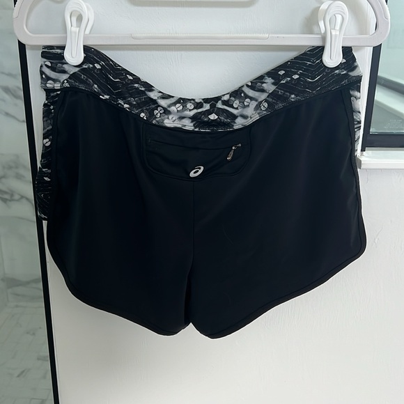 ASICS running shorts - Picture 8 of 8